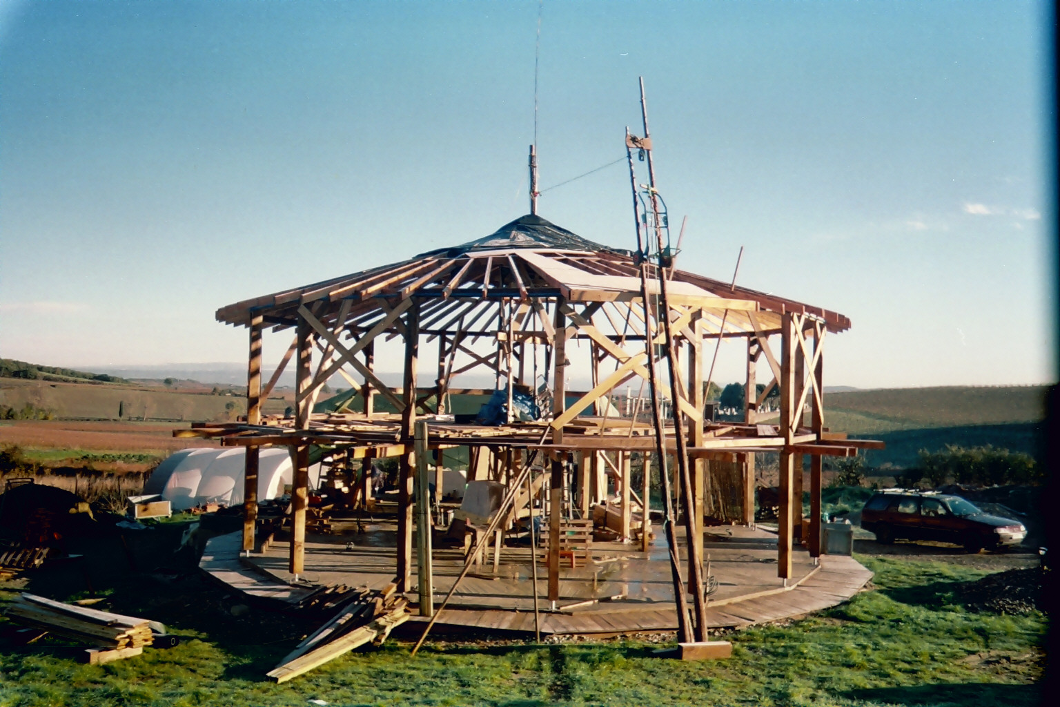 La konstruata «ronda domo»