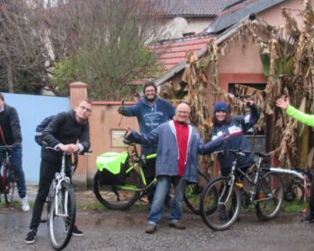 Photo avec Floréal et les cyclistes à Vinilkosmo