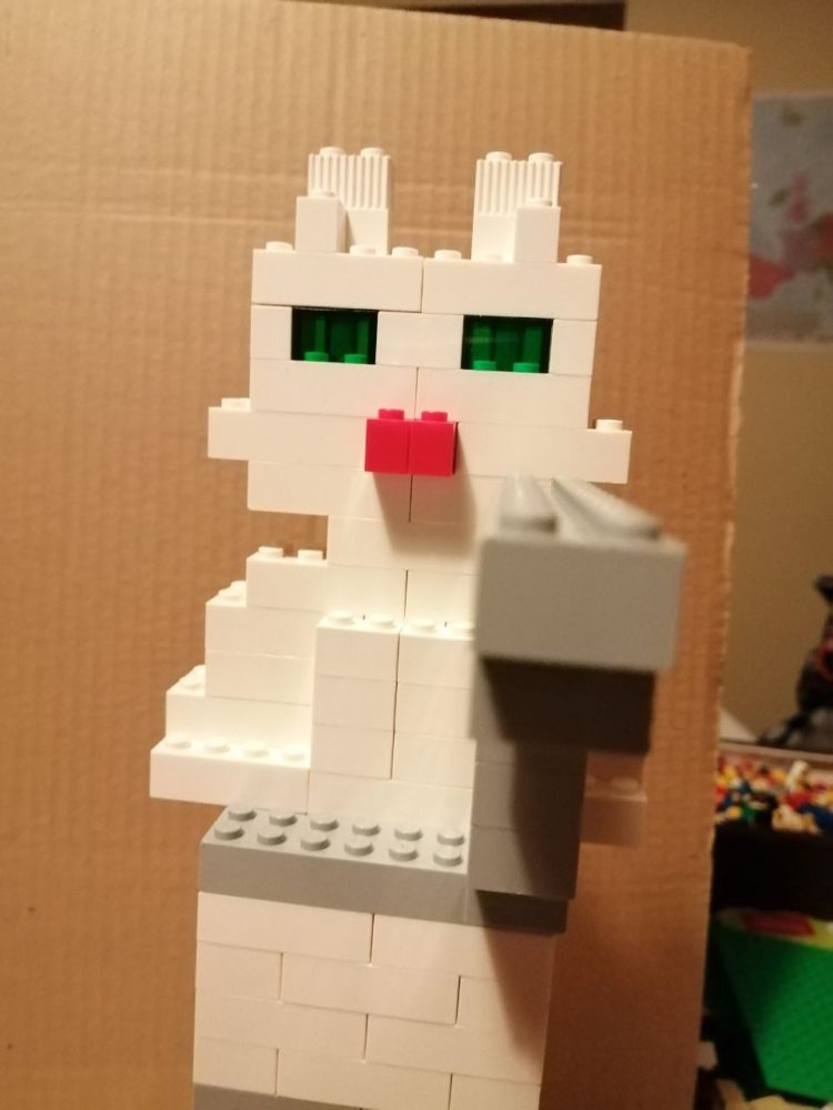 Image de lapin en Lego avec son arme